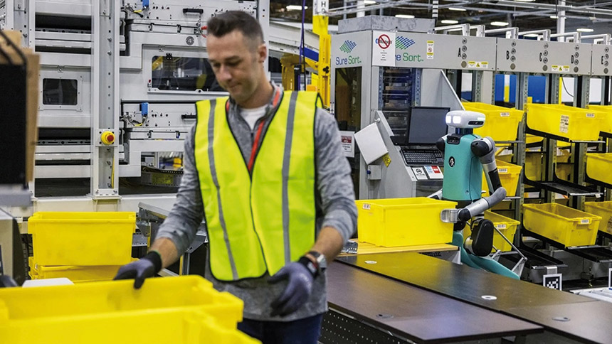 Amazon teste les robots humanoïdes pour des tâches de manutention. Source : Amazon
