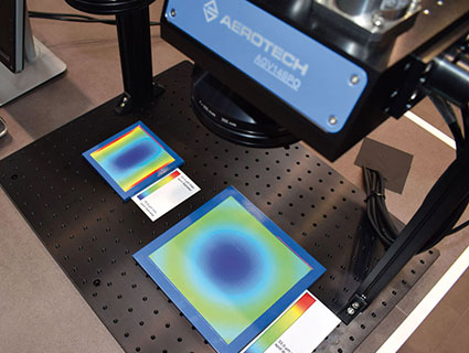 Les systèmes multi-scanners dotés de contrôleurs IFOV (Infinitive Field of View) permettent un traitement laser complexe, à grande échelle et hautement dynamique entre plusieurs axes. Comme l'exige la production d'écrans OLED, par exemple. Source : Aerotech