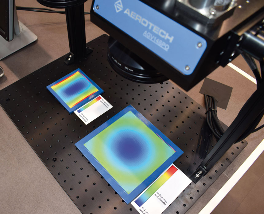 Les systèmes multi-scanners dotés de contrôleurs IFOV (Infinitive Field of View) permettent un traitement laser complexe, à grande échelle et hautement dynamique entre plusieurs axes. Comme l'exige la production d'écrans OLED, par exemple. Source : Aerotech