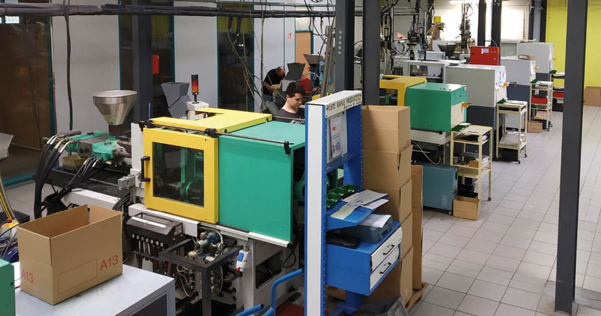 Grâce à son savoir-faire diversifié et à son parc de machines innovantes, DP PLAST peut fabriquer des produits sur mesure et propose des services adaptés aux différents secteurs d’activité. Source : DP PLAST