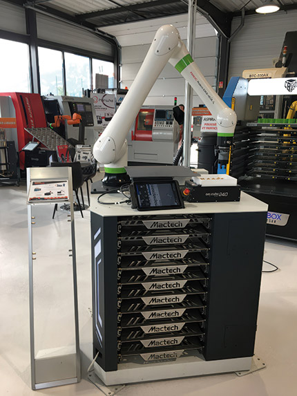 Mactech a mis au point, en collaboration avec DH-Robotics et Asyril, une plateforme robotisée de dévracage de très petites pièces. Source : Mactech