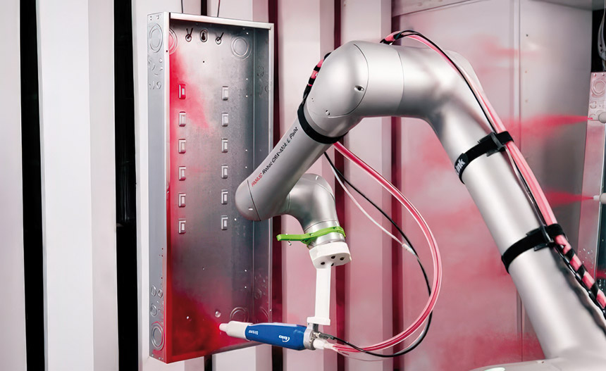 Le robot collaboratif CRX-10i A/L Paint ne pèse que 45 kilos, n’a besoin que d’une prise électrique pour être utilisé et présente une faible empreinte au sol. Source : Fanuc