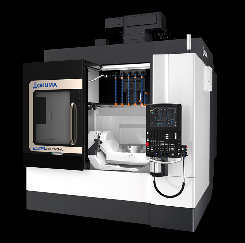 Le centre d’usinage GENOS M560V-5AX dispose d’un magasin de 60 outils et offre des courses d’axes XYZ de 1 050 x 560 x 460 mm. Il produit des pièces de haute précision à partir de différents matériaux. Source : Okuma