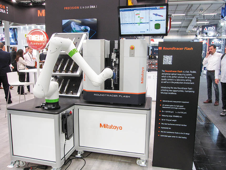 Le Roundtracer Flash de Mitutoyo s’intègre dans la production. Les images sont acquises par plusieurs capteurs de pointe et parfaitement combinées pour générer une image unique de la pièce, sans discontinuité ni espace aux bords de couture. Source : Mirel Scherer