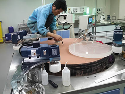 CPG Optics propose une offre complète de composants optiques associant une large gamme de matériaux. Source : Opton Laser International