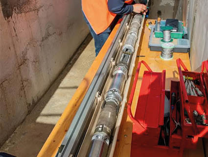 Ce robot concentre de nombreuses innovations numériques issues du CEA, telles que la miniaturisation mécatronique, les capteurs avancés et la chaîne opératoire complète. Source : CEA-Leti