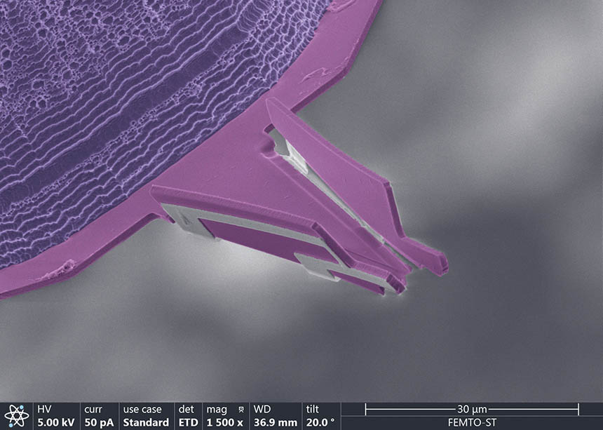Structures nanorobotiques par pliage en 3 dimensions d'une membrane multicouche. Source : Femto-ST