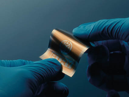 Ces batteries ont une charge rapide sans électrolytes liquides et une alimentation directe pour la transmission sans fil et sans condensateurs supplémentaires. Source : BTRY