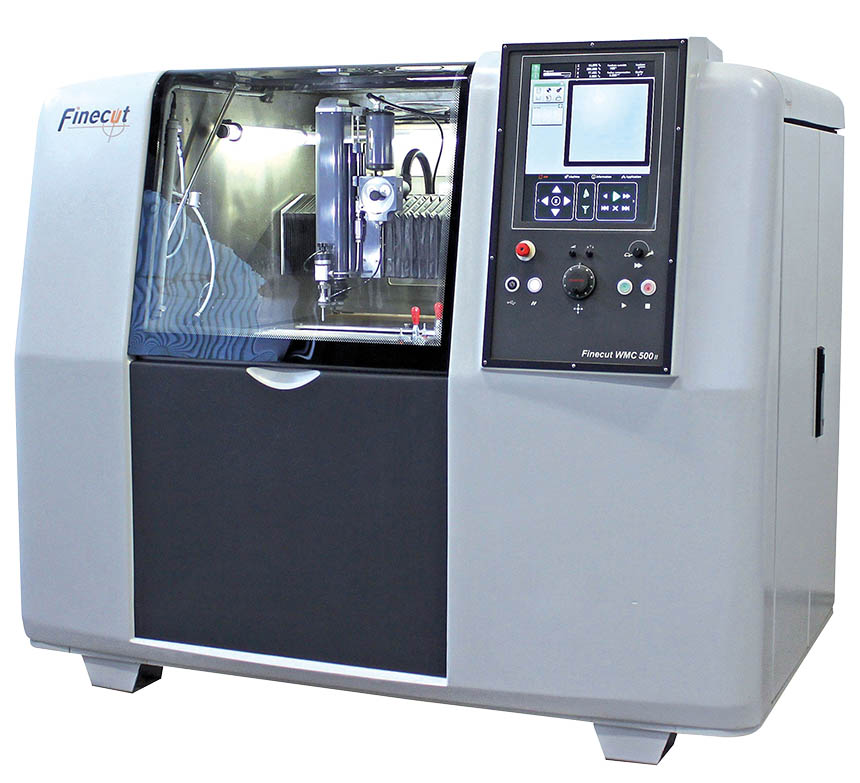Cette machine peut découper en 3D pratiquement n'importe quel matériau, avec précision et à grande vitesse. Source : Finepart