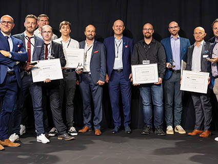 Remise des Microns aux lauréats de Micronora 2024. Source : Micronora / Yoan Jeudy