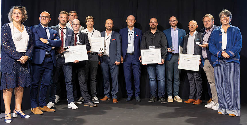 Remise des Microns aux lauréats de Micronora 2024. Source : Micronora / Yoan Jeudy