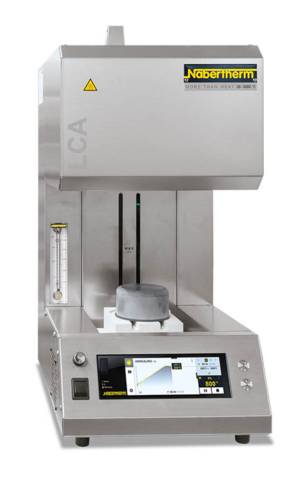 Le four de frittage LCA 04/13 LB assure une fabrication dans une atmosphère sans oxygène. La consommation d’argon est réduite grâce à la conception particulière du système et à l’utilisation de perles de frittage. Source : Nabertherm