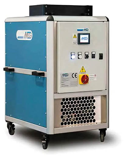 Cet équipement utilise un solvant ininflammable de la famille des fluorés et permet le dégraissage rapide à basse température (45°C). Avec un résultat constant, grâce à la distillation en continu, et sans risque de corrosion sur les matériaux sensibles. Source : MEG Ultrasons