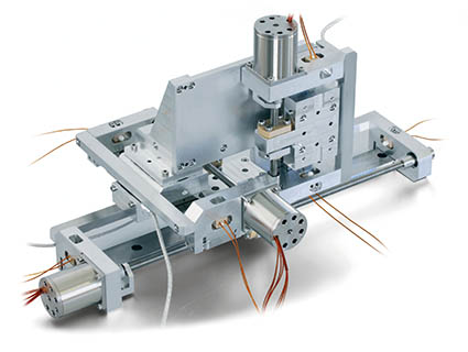 Platine de translation VacuumFAB FlatRail pour les applications de micro-positionnements. Source : TSA