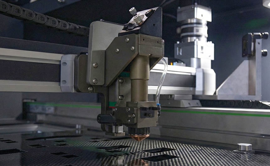 La machine CUT-X Pro est capable de réaliser des découpes laser précises et rapides. Sa version Dual avec double tête laser améliore sensiblement la productivité. Source : NWS Laser