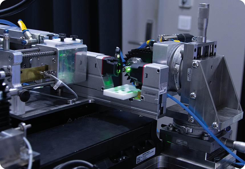 Ce module de micro-décolletage laser est destiné à la fabrication de microcomposants cylindriques et de pièces miniatures à forte valeur ajoutée. Source : ALPhANOV