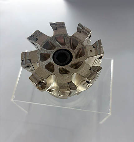 Les nouveaux matériels, logiciels et applications de 3D Systems permettent aux clients d'étendre l’impression 3D à des environnements de production exigeant un débit élevé, une grande fiabilité, une répétabilité et un contrôle des processus. Ici, un outil de fraisage fabriqué avec une machine 3D Systems. Source : Ceratizit