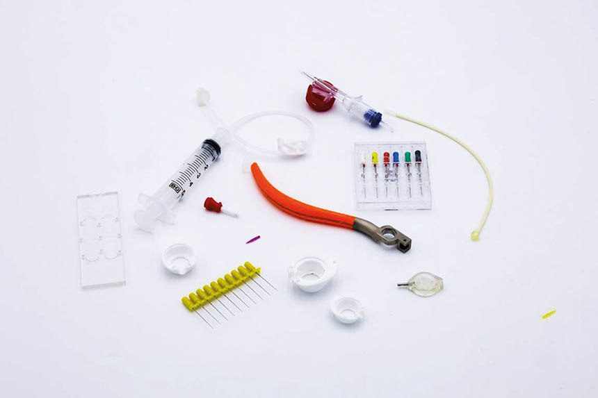 Le groupe offre ses prestations de haute technicité dans le domaine de la micro-injection, l’injection de matières haute performance, la bi-injection, le surmoulage et l’assemblage d’ensembles et sous-ensembles en matières plastiques ou métalloplastiques. Source : Lamenplast Group